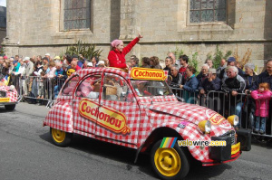Cochonou advertising caravan (2) (628x)