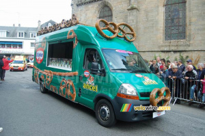 Ancel advertising caravan (4) (698x)