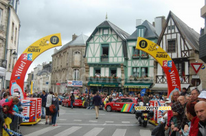 L'arche de départ de l'étape Auray > Saint-Brieuc (390x)