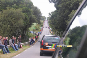 The Orange cars at Mur de Bretagne (645x)