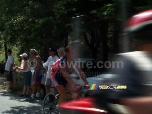 TDF 21/07/2002: Moreni (and a motor passing by) (246x)