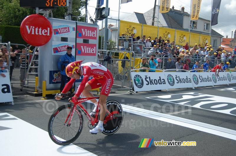 Maxime Monfort (Cofidis) bij de finish in Cholet