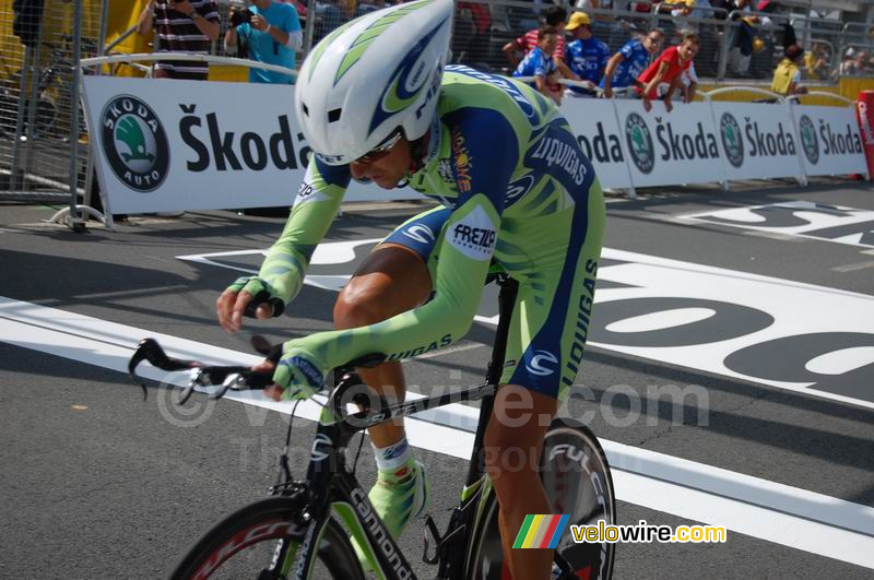 Manuel Beltran (Liquigas) bij de finish in Cholet