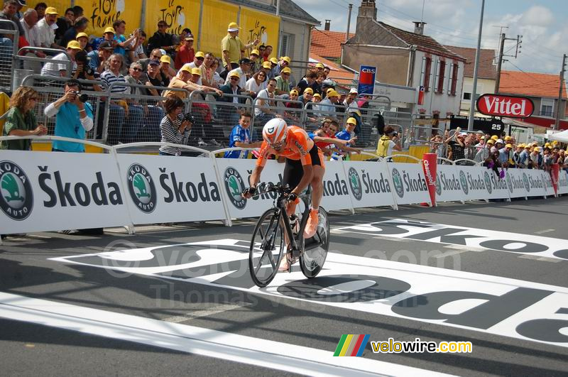 Samuel Sanchez (Euskaltel-Euskadi) bij de finish in Cholet