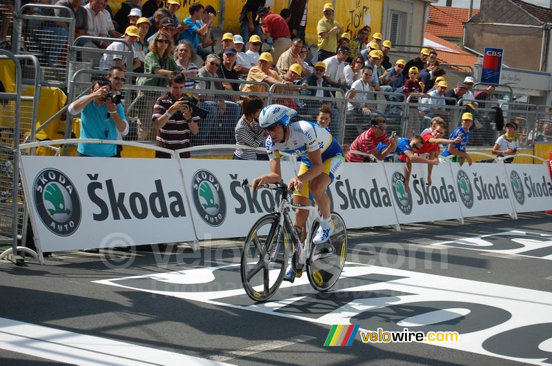 Martin Elmiger (AG2R La Mondiale) bij de finish in Cholet