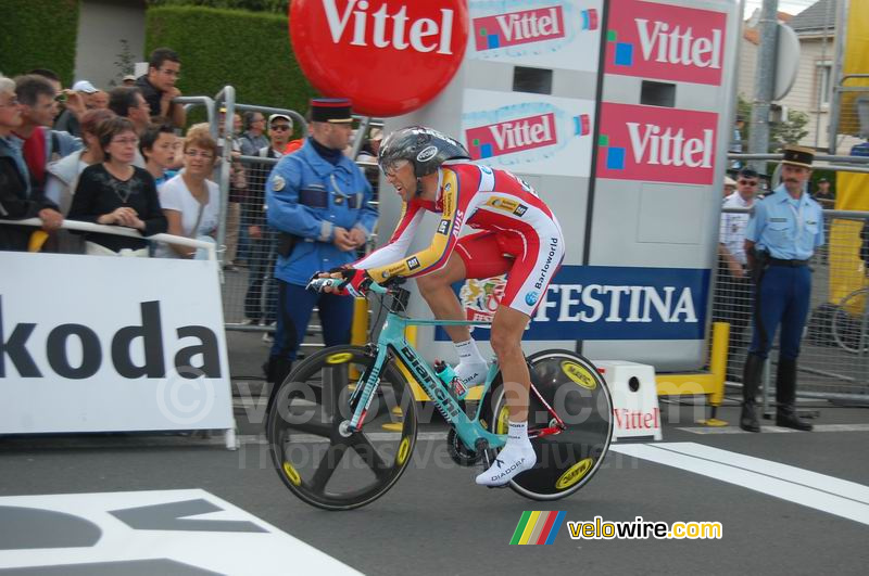 Paolo Longo Borghini (Barloworld) bij de finish in Cholet