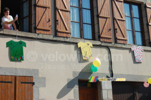 Decoration in Aigurande : the green, yellow and polka dot jersey (591x)