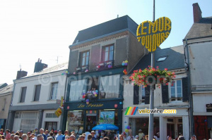 Decoration in Aigurande : the logo Le Tour Toujours (488x)