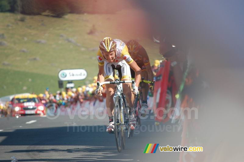 Riccardo Ricco (Saunier Duval-Scott) & Alejandro Valverde (Caisse d'Epargne) bij aankomst op Super-Besse