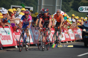 Paolo Tiralongo (Lampre), José Ivan Gutierrez (Caisse d'Epargne), Dario Cioni (Silence-Lotto) & Juan José Oroz (Euskaltel-Euskadi) @ Super-Besse (424x)