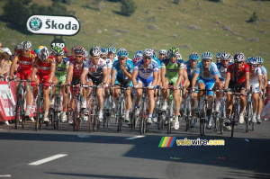 The pack arriving at Super-Besse (404x)