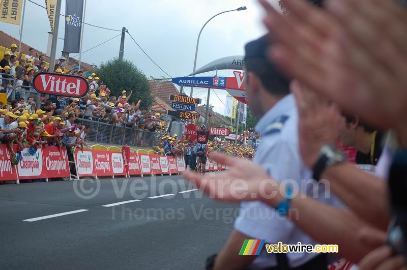 Luis Leon Sanchez (Caisse d'Epargne) remporte la 7ème étape à Aurillac (2)