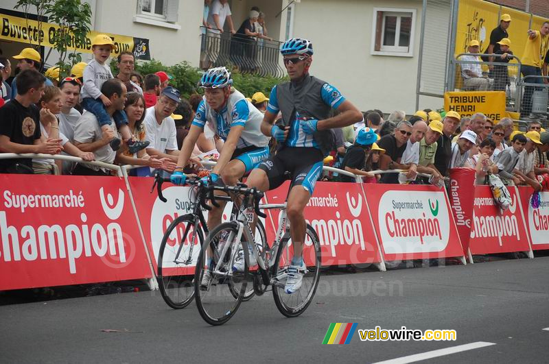 Christian Knees & Marco Velo (Milram) bij de aankomst in Aurillac