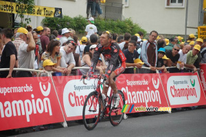 Arnaud Coyot (Caisse d'Epargne) shows his new haircut (387x)