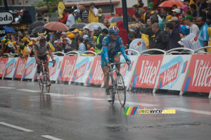 Thomas Voeckler (Bouygues Telecom) & Wim Vansevenant (Silence Lotto) at the finish in Toulouse (658x)