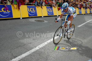 Vladimir Efimkin (AG2R La Mondiale) at the finish in Bagnères-de-Bigorre (414x)