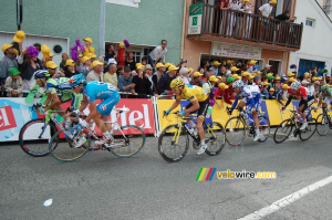 Vicenzo Nibali (Liquigas), Pierrick Fedrigo (Bouygues Telecom), Kim Kirchen (Team Columbia), Matteo Carrara (QuickStep), Frank Schleck (CSC Saxo Bank) & Eduardo Gonzalo Ramirez (Agritubel) at the finish in Bagnères-de-Bigorre (238x)