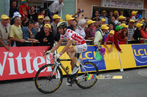 David de la Fuente (Saunier Duval-Scott; wearing the polka dot jersey) at the finish in Bagnères-de-Bigorre (459x)