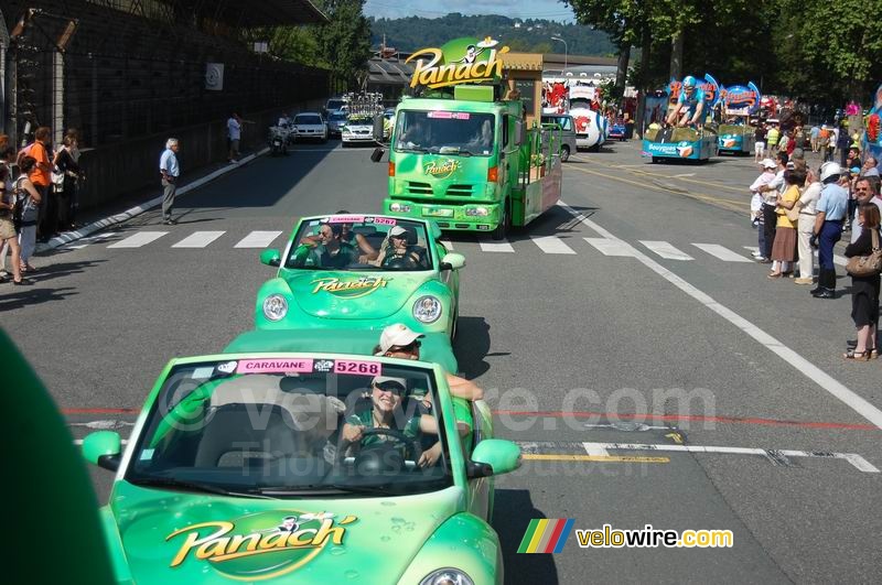 Le départ de la caravane publicitaire de Panach' depuis Pau