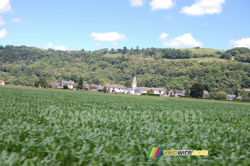 Une petite église près de Lourdes