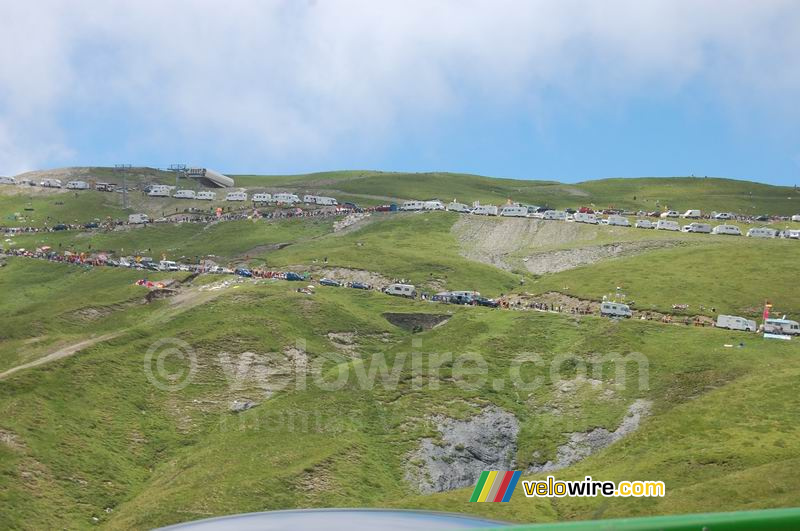 Les spectateurs sur la montée du Tourmalet