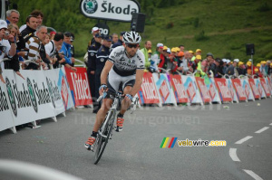 Julian Dean (Garmin Chipotle) at the finish on Hautacam (400x)