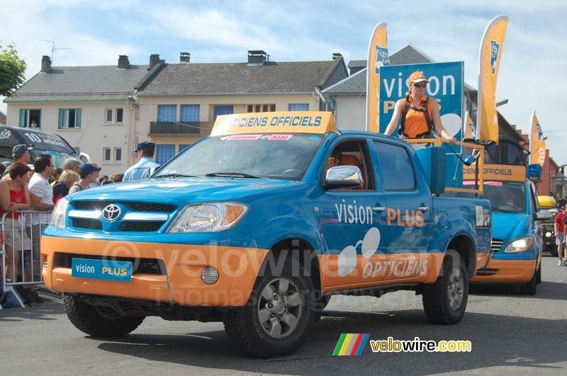 The Vision Plus advertising caravan in Lannemezan (1)