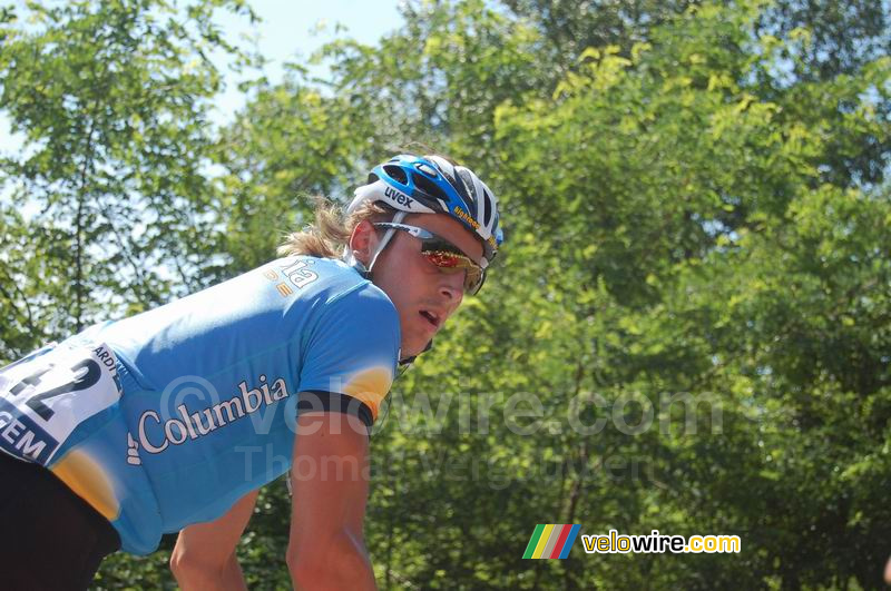 Marcus Burghardt (Team Columbia) hoort van ons dat Mark Cavendish één minuutje achter hem rijdt