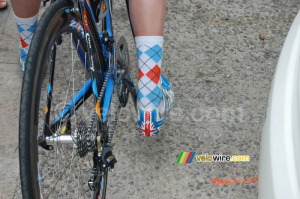 What about this bad taste: David Millar's English shoes with his chequered Slipstream (now Garmin Chipotle) socks (535x)