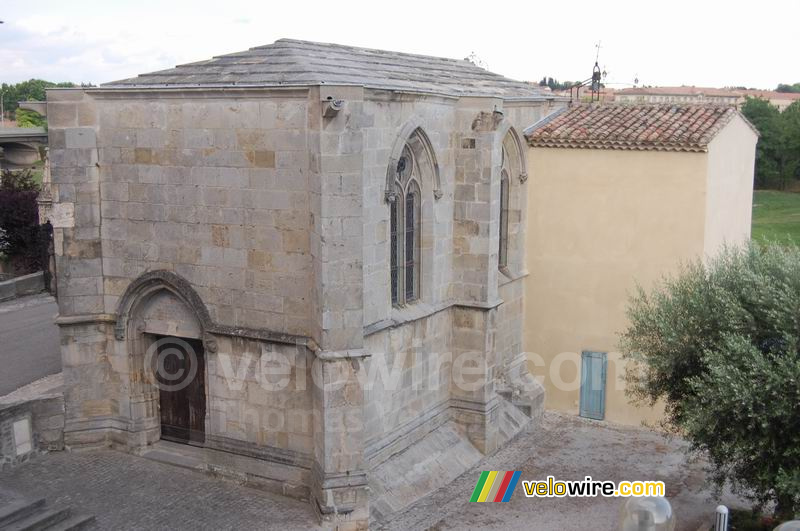 Un ancien bâtiment vu depuis ma chambre d'hôtel