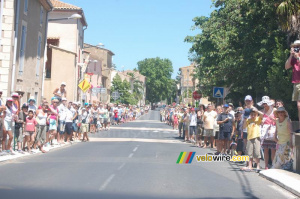 Many spectators on the road side during this stage (437x)
