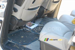 Grain ... helicopters ... the car full of grain!! (333x)