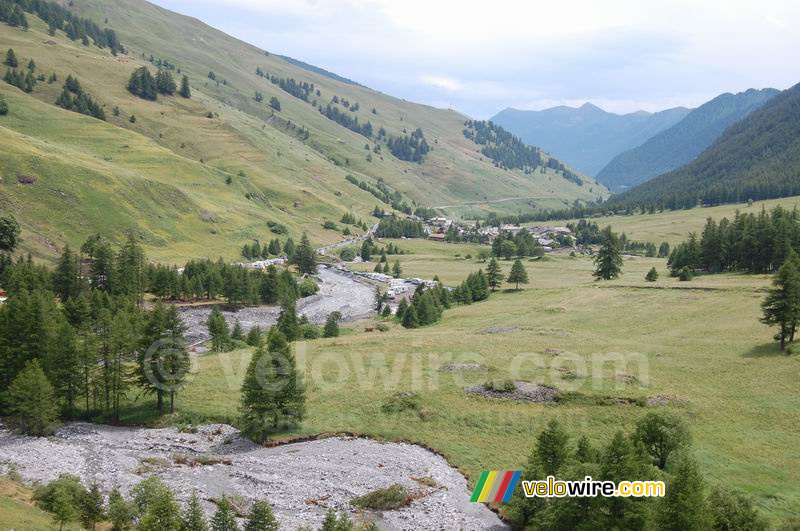 In de afdaling van de Col d'Agnel