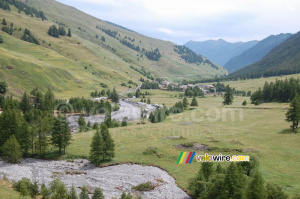 In the descent of the Col d'Agnel (401x)