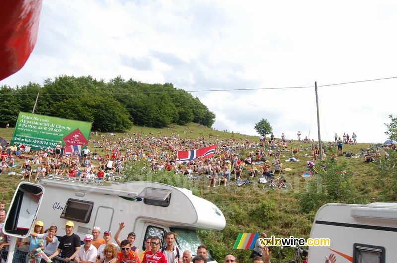 Que du monde à l'arrivée à Prato Nevoso !