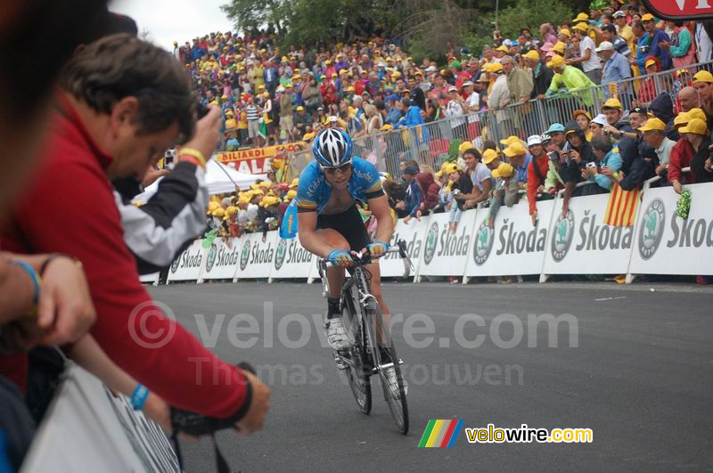 Kim Kirchen (Team Columbia) bij de aankomst op Prato Nevoso (IT)
