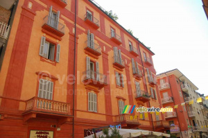 A orange house in Cuneo (413x)