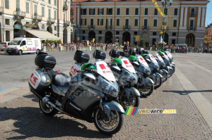 The Kawasaki motors lined up (551x)
