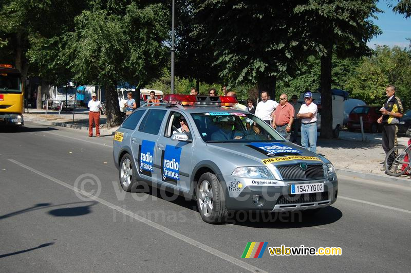 Radio France - voiture d'ouverture de la caravane