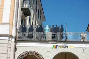 Silvio Berlusconi (?) at the Piazza Tancredi Duccio Galimberti, Cuneo, Italië (678x)