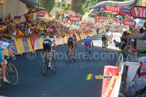 Andy Schleck (CSC Saxo Bank), Bernard Kohl (Gerolsteiner), Cadel Evans (Silence-Lotto), Frank Schleck (CSC Saxo Bank), Damiano Cunego (Lampre), Alejandro Valverde (Caisse d'Epargne), Carlos Sastre (CSC Saxo Bank) & Johann Tschopp (Bouygues Telecom) (532x)