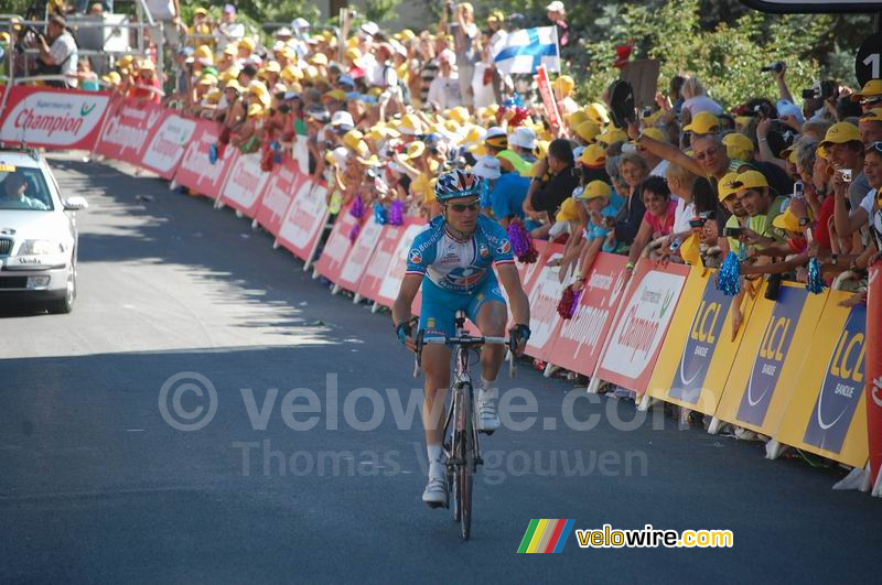 Pierrick Fedrigo (Bouygues Telecom) bij de finish in Jausiers