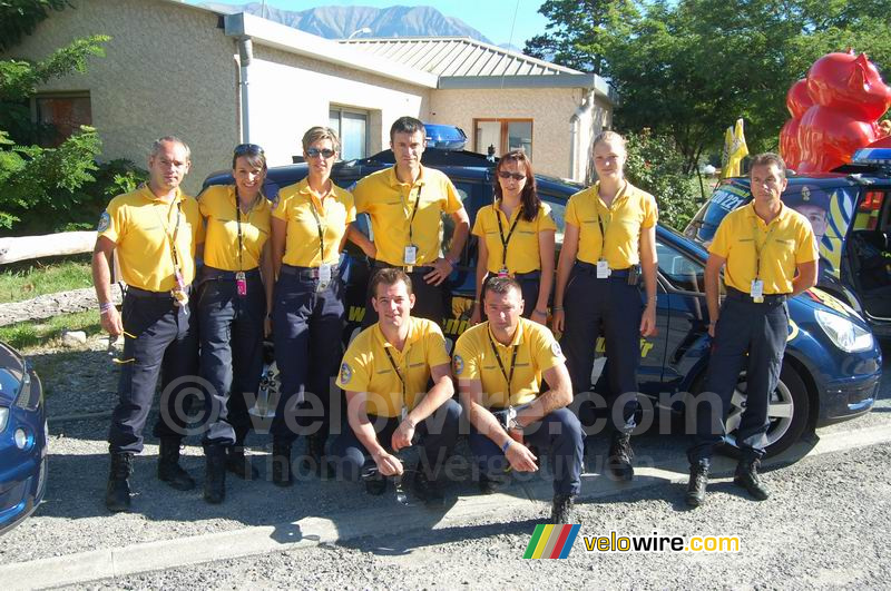 L'équipe de la caravane publicitaire de la Gendarmerie