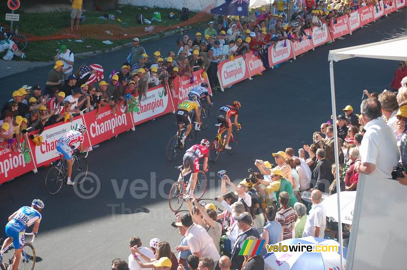 Christian Vandevelde (Garmin Chipotle), Frank Schleck (CSC Saxo Bank), Alejandor Valverde (Caisse d'Epargne), Cadel Evans (Silence Lotto), Bernhard Kohl (Gerolsteiner) & Vladimir Efimkin (AG2R La Mondiale) @ Alpe d'Huez