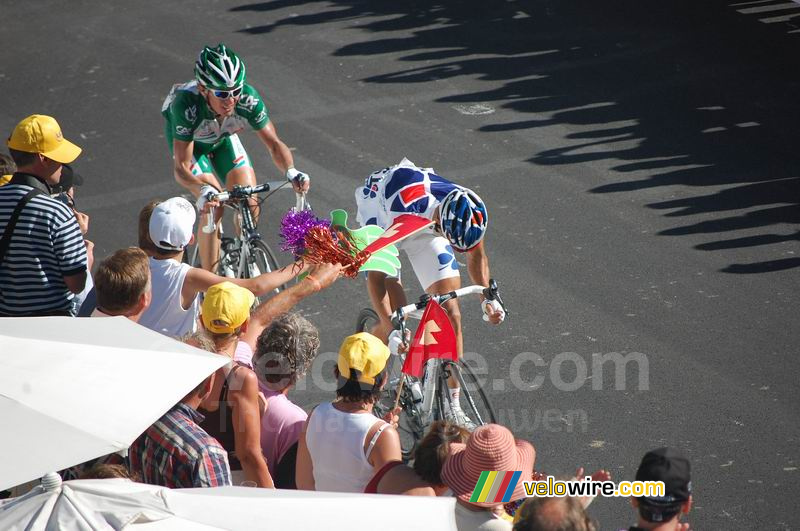 Sandy Casar (Franaise des Jeux) & Dmitriy Fofonov (Crdit Agricole) op Alpe d'Huez