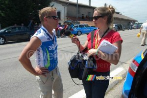 'Titi' (AG2R La Mondiale) interviewé par Alice Serrano de France Info (872x)