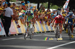 Le sprint de Roman Kreuziger (Liquigas), Samuel Dumoulin (Cofidis), Cyril Dessel (AG2R La Mondiale) & Andy Schleck) à Saint Etienne (351x)