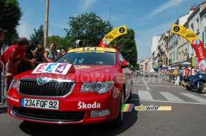 The official Tour de France car (Christian Prudhomme) at the start in Roanne (2179x)