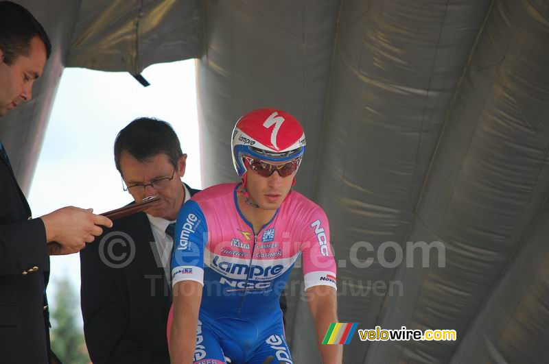 Marco Marzano (Lampre) bij de start van de tijdrit in Cérilly