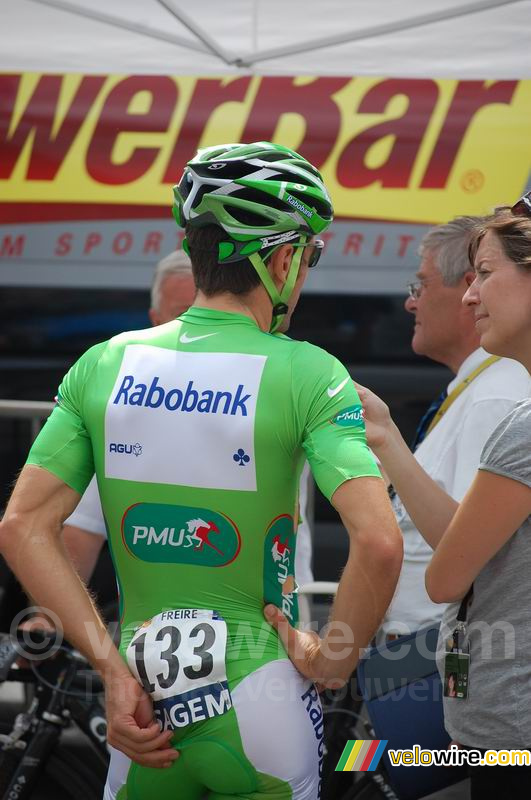 Oscar Freire (Rabobank) voor de start in Cérilly